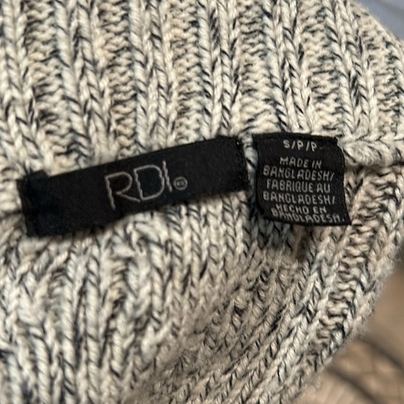 RDI Cowl Snap Cable Sweater - Picture 9 of 12